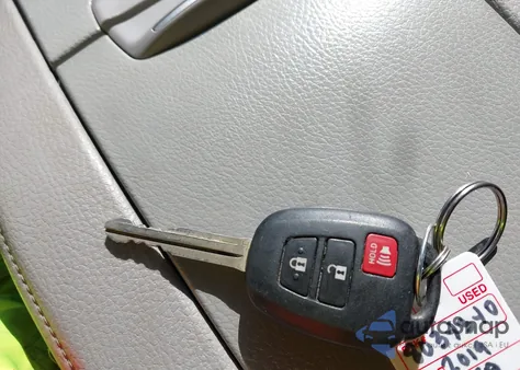 2019 Toyota Highlander Le z USA, uszkodzony, nr VIN 5TDZARFHXKS057229